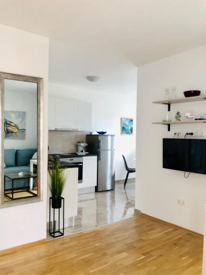 Villa Dani Sea & Pool Apartments Трогир Экстерьер фото