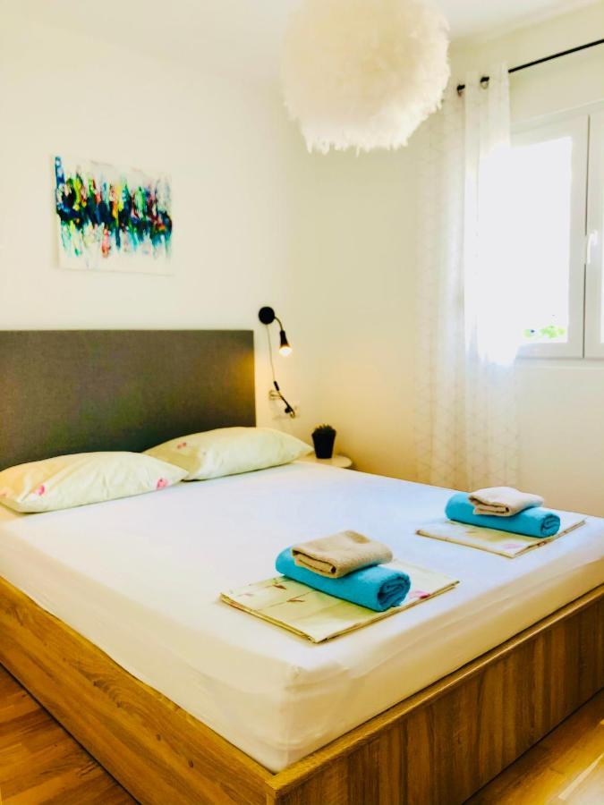 Villa Dani Sea & Pool Apartments Трогир Экстерьер фото