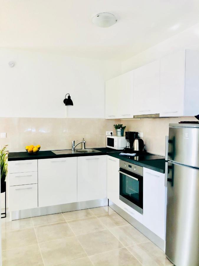 Villa Dani Sea & Pool Apartments Трогир Экстерьер фото