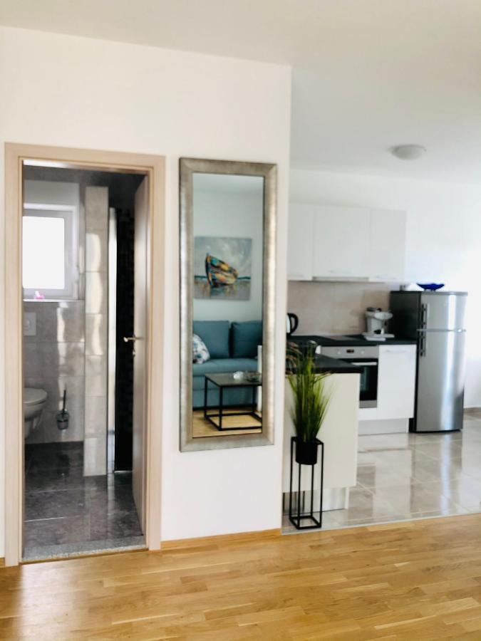 Villa Dani Sea & Pool Apartments Трогир Экстерьер фото