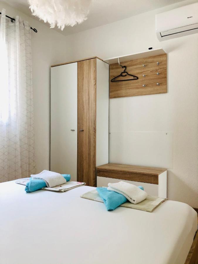 Villa Dani Sea & Pool Apartments Трогир Экстерьер фото