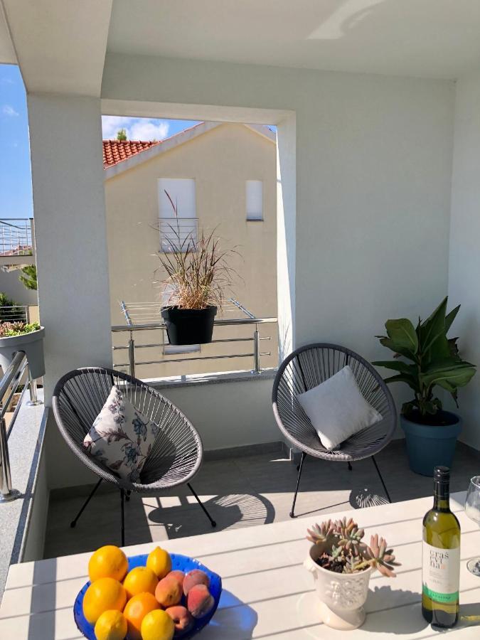Villa Dani Sea & Pool Apartments Трогир Экстерьер фото