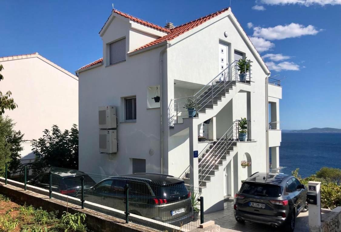 Villa Dani Sea & Pool Apartments Трогир Экстерьер фото